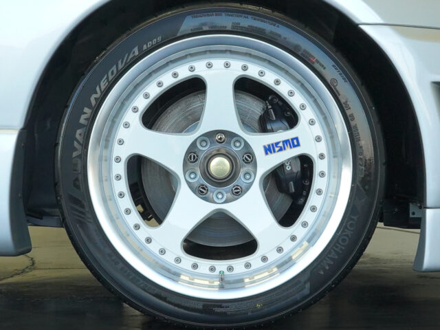 スカイライン　GT-R　Vスペック　スパークシルバー　BCNR33-001118