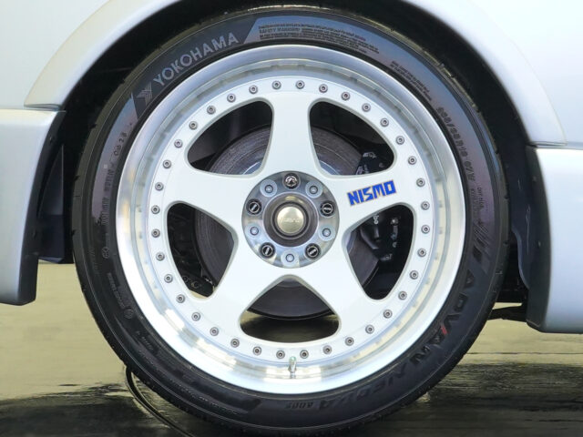 スカイライン　GT-R　Vスペック　スパークシルバー　BCNR33-001118