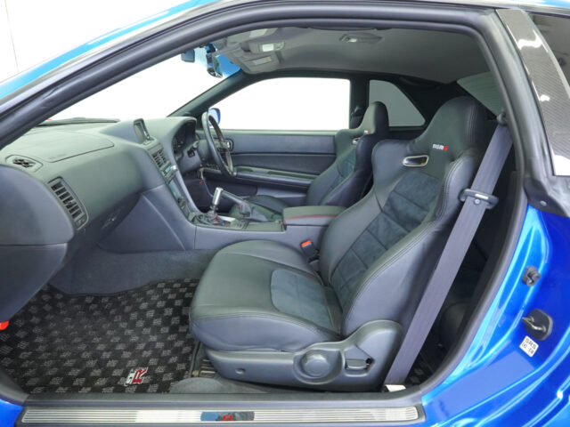 スカイライン　GT-R　VスペックⅡNur　ベイサイドブルー　BNR34-402921