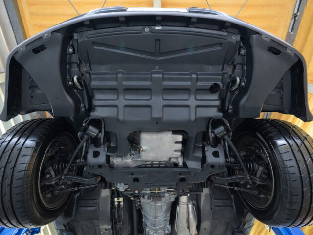 スカイラインGT-R NISMO　ガングレーメタリック　BNR32-100060