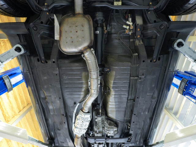 スカイラインGT-R NISMO　ガングレーメタリック　BNR32-100060