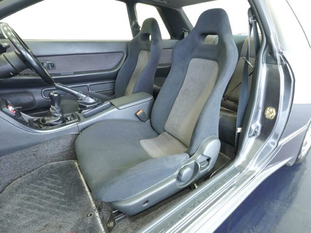 スカイラインGT-R NISMO　ガングレーメタリック　BNR32-100060