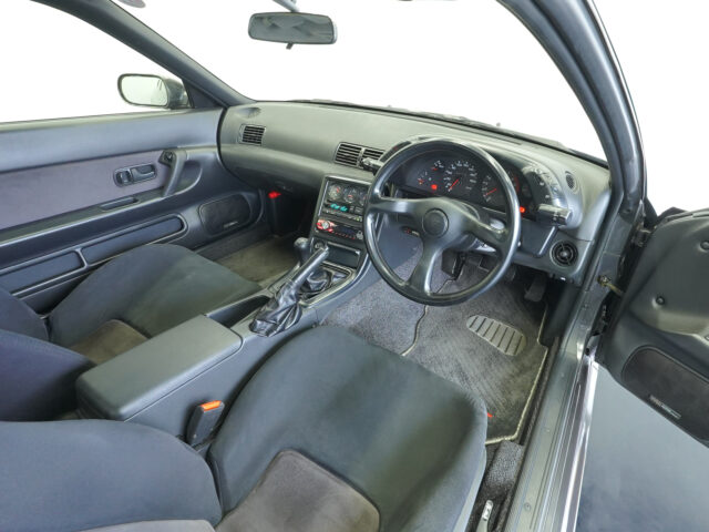 スカイラインGT-R NISMO　ガングレーメタリック　BNR32-100060