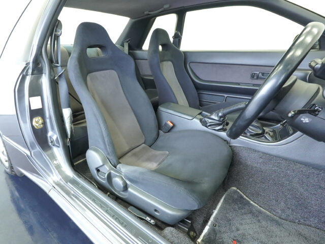 スカイラインGT-R NISMO　ガングレーメタリック　BNR32-100060