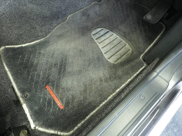 スカイラインGT-R NISMO　ガングレーメタリック　BNR32-100060