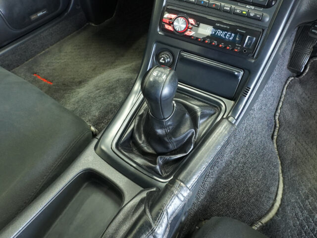 スカイラインGT-R NISMO　ガングレーメタリック　BNR32-100060