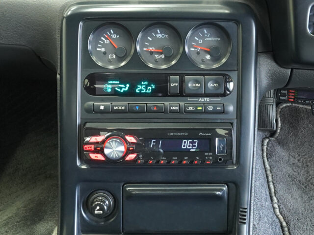 スカイラインGT-R NISMO　ガングレーメタリック　BNR32-100060