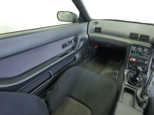 スカイラインGT-R NISMO　ガングレーメタリック　BNR32-100060