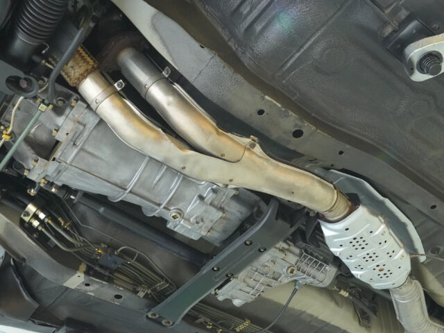 スカイラインGT-R NISMO　ガングレーメタリック　BNR32-100060