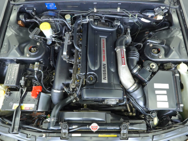 スカイラインGT-R NISMO　ガングレーメタリック　BNR32-100060