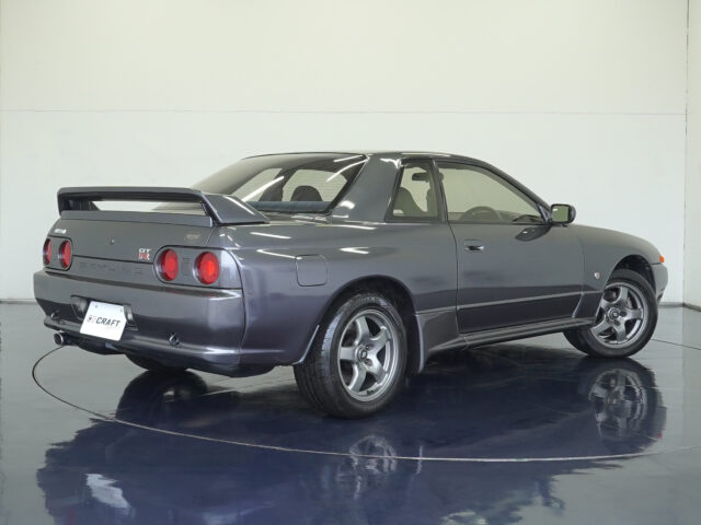 スカイラインGT-R NISMO　ガングレーメタリック　BNR32-100060