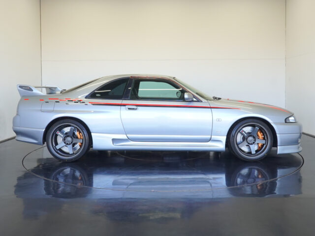 スカイライン GT-R Vスペック BCNR33 ソニックシルバー