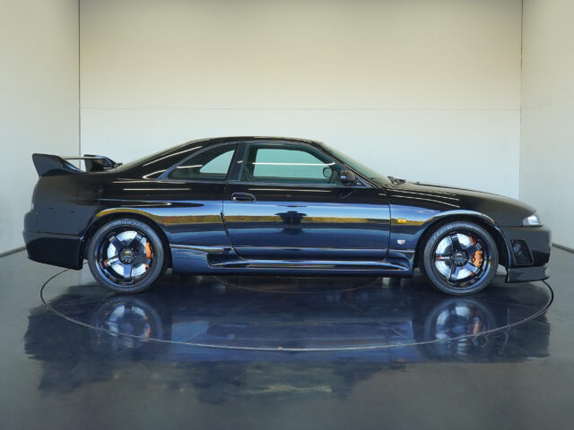 スカイライン GT-R Vスペック BCNR33 ブラック