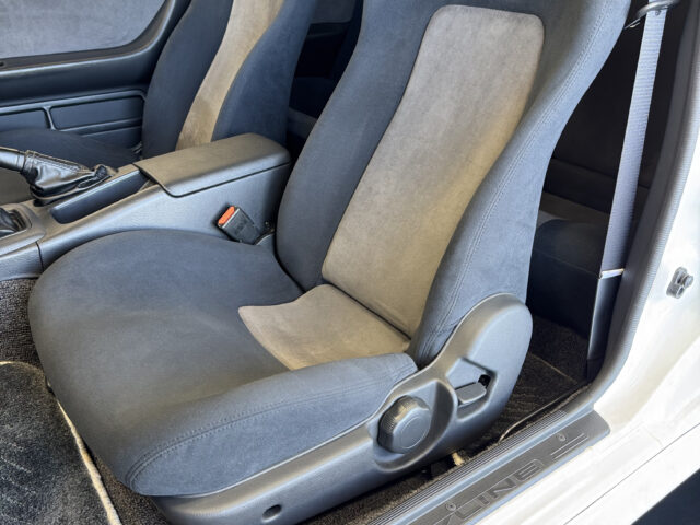 スカイライン GT-R VスペックⅡ BNR32 クリスタルホワイト