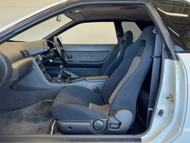 スカイライン GT-R VスペックⅡ BNR32 クリスタルホワイト