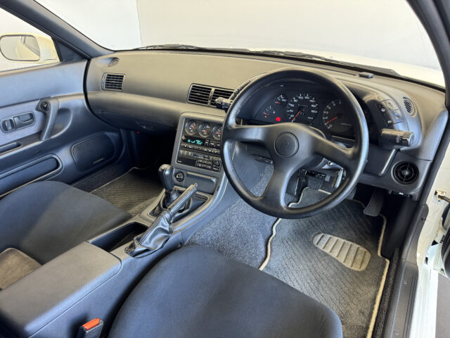 スカイライン GT-R VスペックⅡ BNR32 クリスタルホワイト