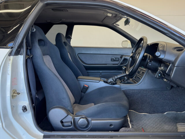 スカイライン GT-R VスペックⅡ BNR32 クリスタルホワイト