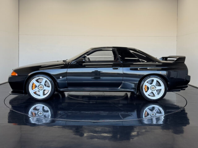 スカイライン GT-R BNR32 ブラックパールメタリック
